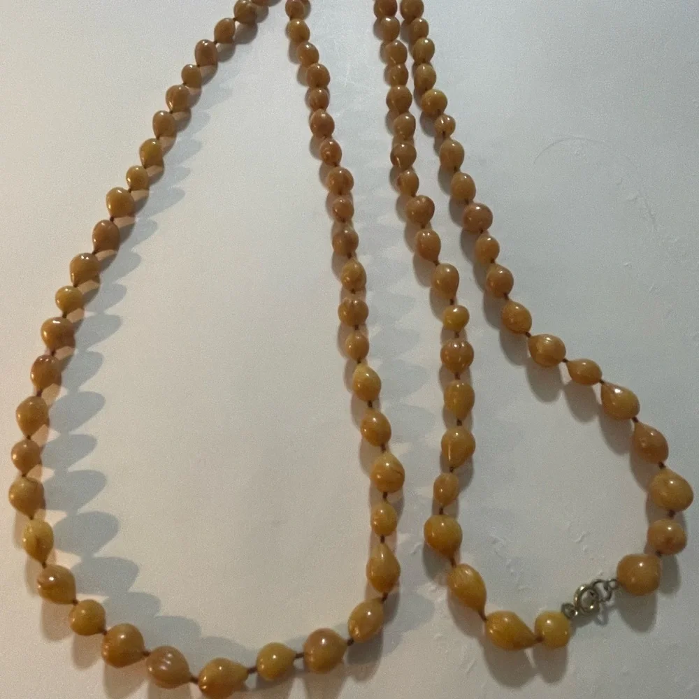 Elegant Amber Beaded Necklace